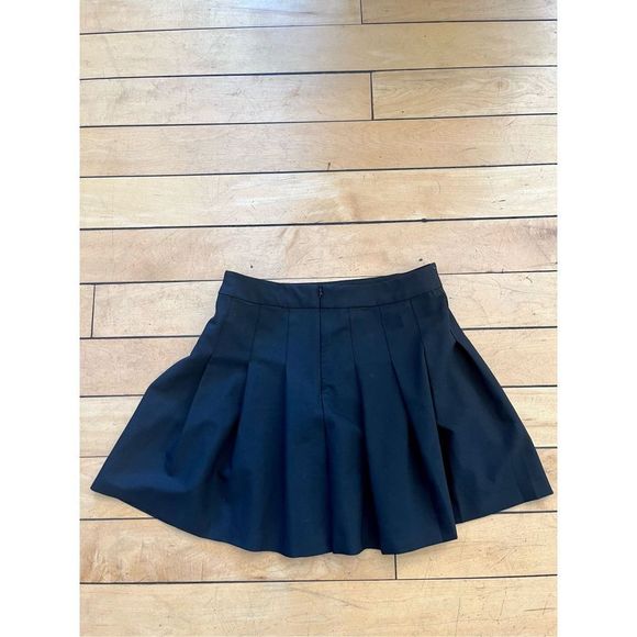 Sunday Best | Aritzia Olive Pleated Mini Skirt Black Size 6 - Picture 7 of 8